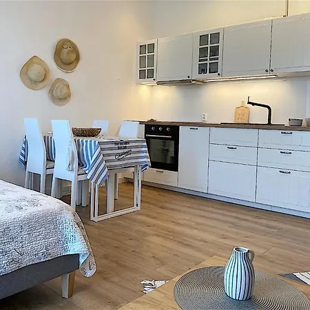 Marea Aquarius Apartment